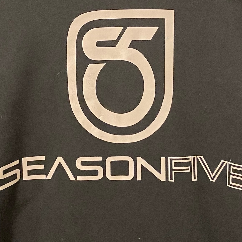 Season Five XL Rashguard - Picture 2 of 3